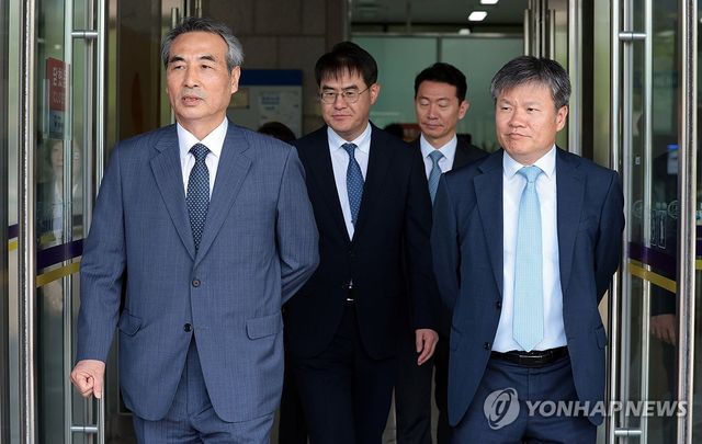 공수처 방문한 민중기 특검