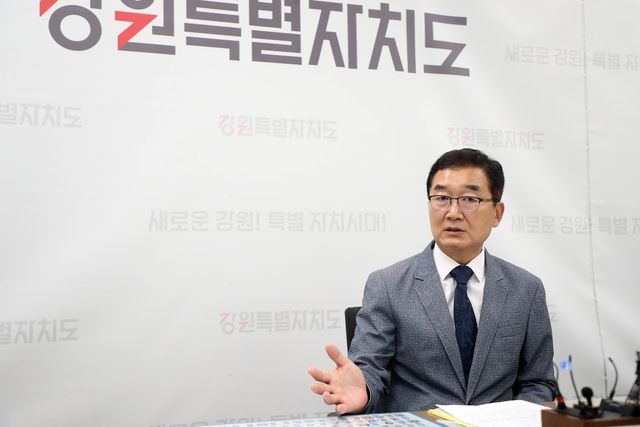 기자 간담회하는 정광열 도 경제부지사