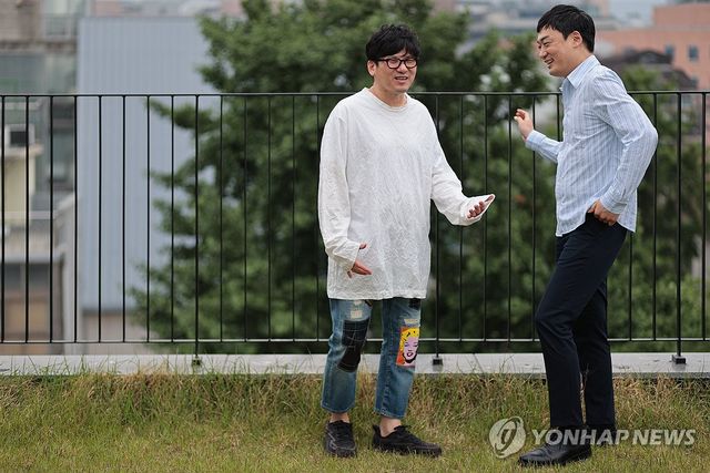 '보이스 오브 햄릿: 더 콘서트'의 오필영 프로듀서와 김성수 음악감독