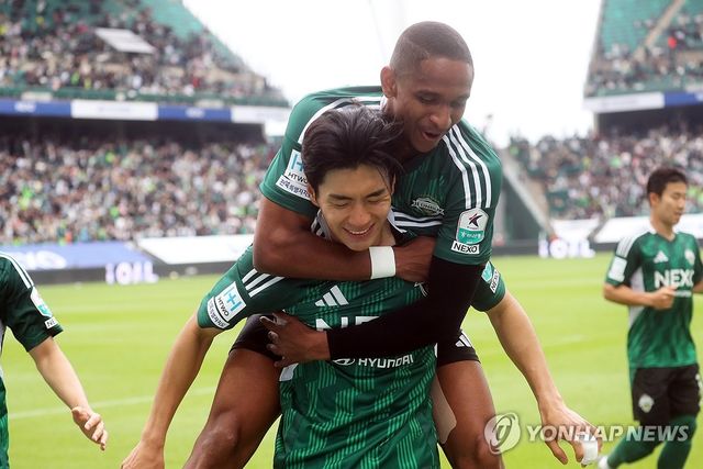 전진우 골 축하해