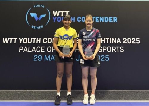 WTT 유스 컨텐더 프리슈티나 U-19 여자단식서 우승한 유예린(오른쪽)