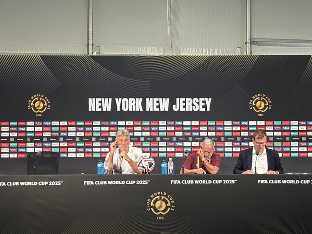 헤나투 가우슈 플루미넨시 감독(왼쪽)