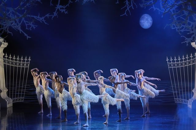 매튜 본 '백조의 호수' 내한 공연