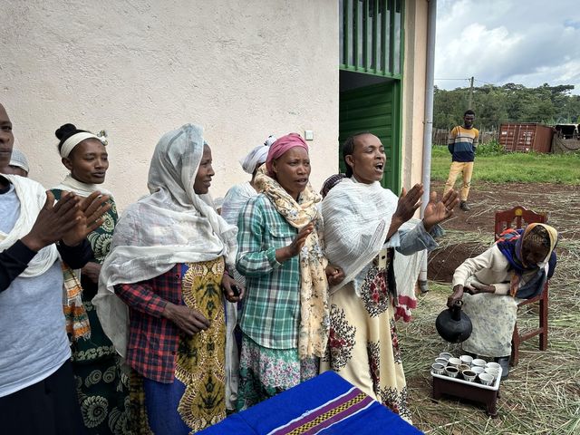 아리랑 노래에 전통 군무로 화답하는 에티오피아 마을 주민들