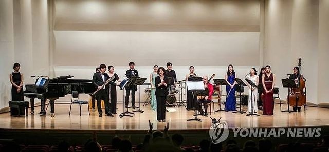 백두산함을 기억하는 공연