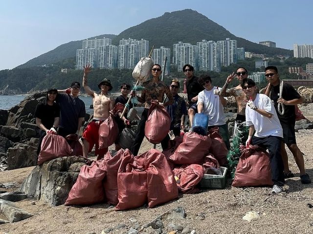 부산에서 동료들과 '플로깅'하는 제이통