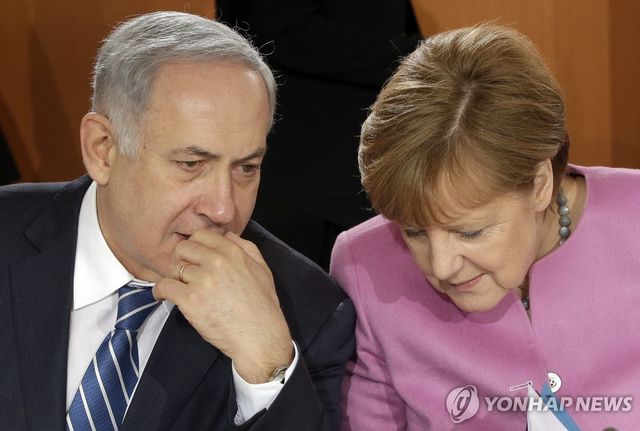 앙겔라 메르켈 전 독일 총리(오른쪽)와 베냐민 네타냐후 이스라엘 총리(2016년)