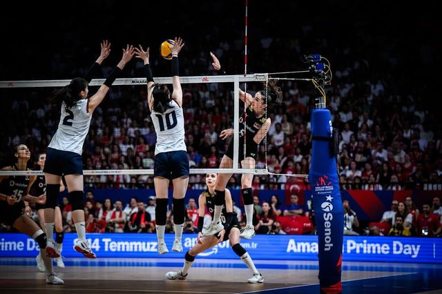 블로킹하는 한국 선수들