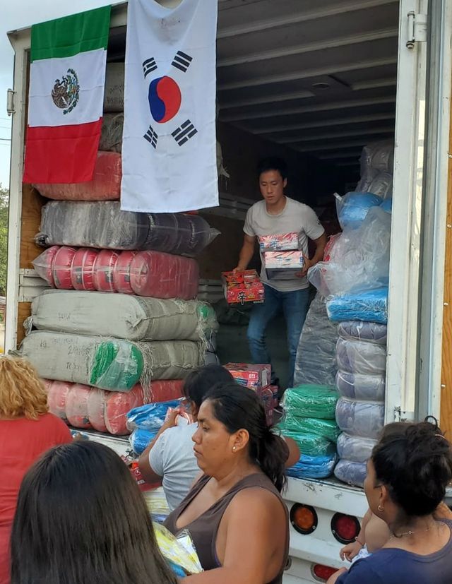 2023년 멕시코 허리케인 피해 지역에 구호품 전달