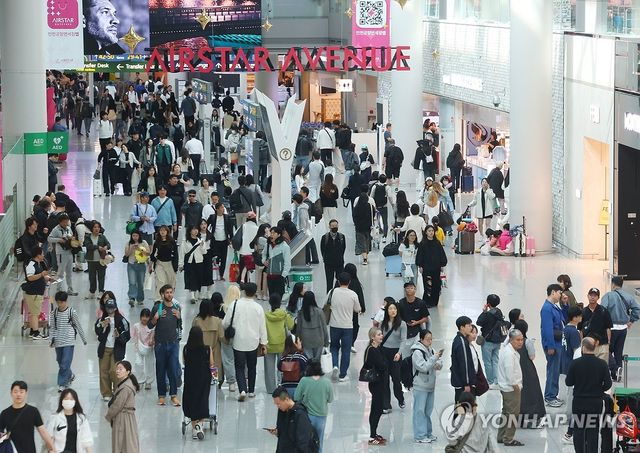 여행객들로 붐비는 인천공항