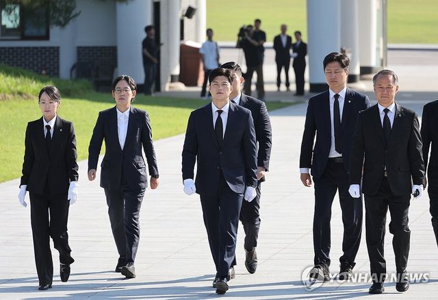 국립서울현충원 찾은 김용태 비상대책위원장
