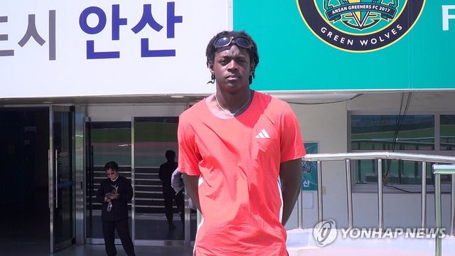 인터뷰하는 육상 기대주 비웨사