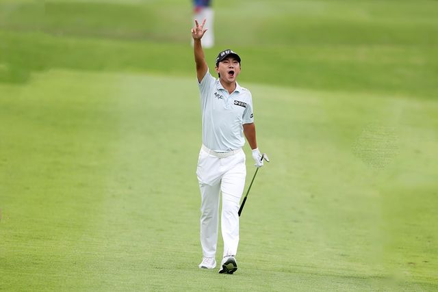 3번 홀 샷 이글 후 기뻐하는 옥태훈