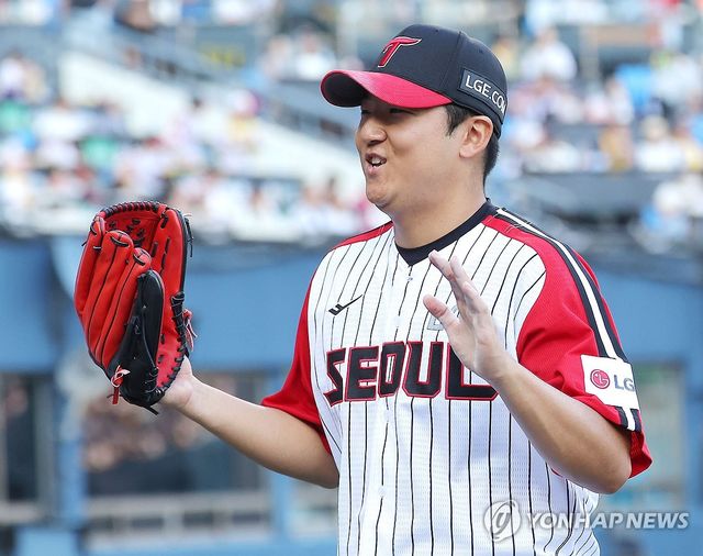 미소 짓는 송승기