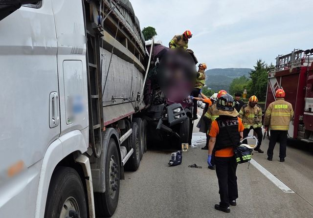 남해고속도로 화물차-덤프트럭 추돌
