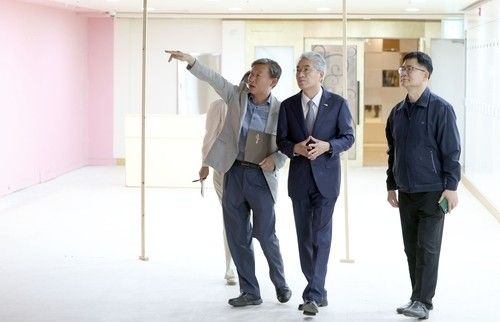 롯데백화점 마산점 방문한 박종훈 경남교육감