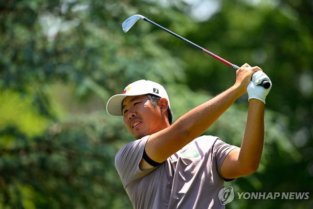 아이언샷 날리는 안병훈