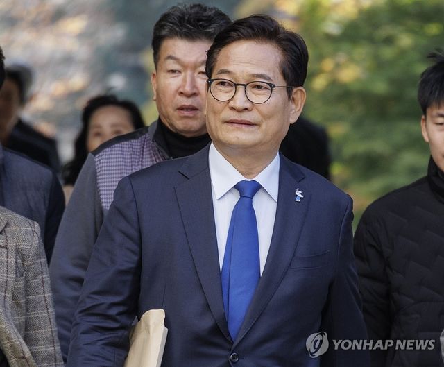 돈봉투 의혹, 송영길 대표 1심 결심 공판 출석