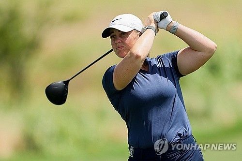 스타르크의 티샷.