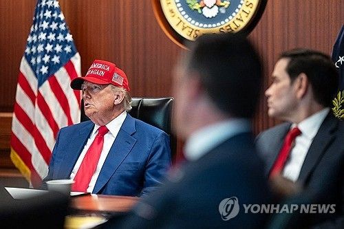 이란 기습공격 당시 백악관 상황실의 트럼프