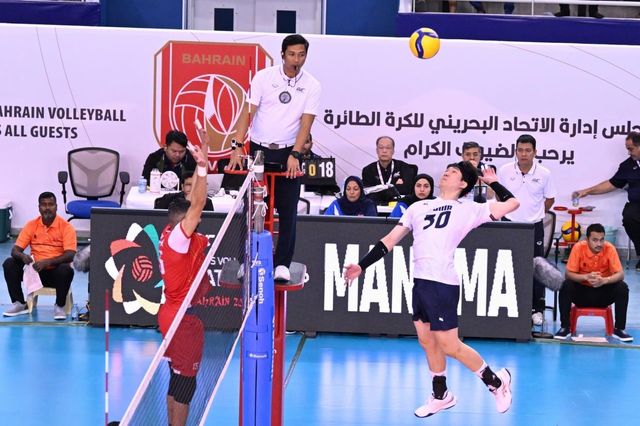 공격하는 신호진(오른쪽)