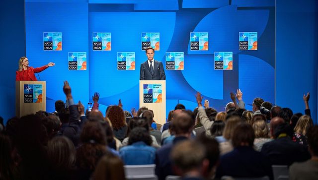 나토 정상회의 사전 기자회견