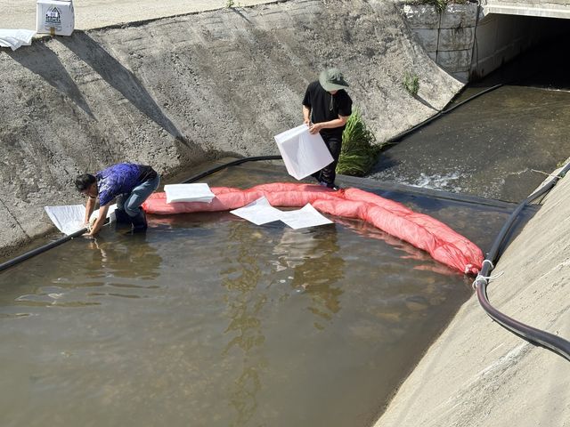 기름 유출 방제 작업