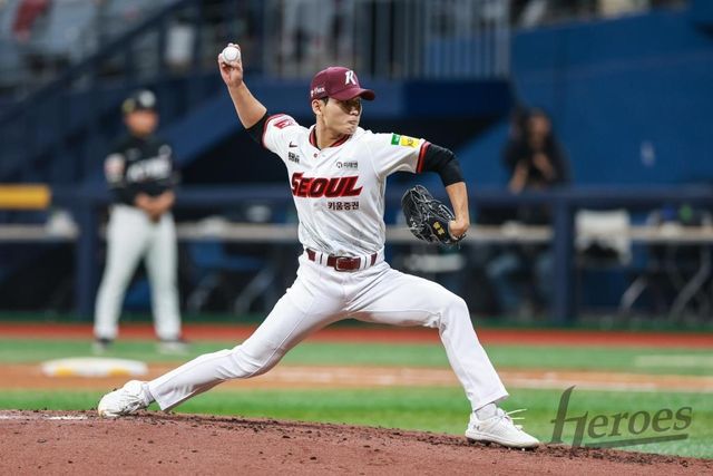 키움 사이드암 불펜 이강준