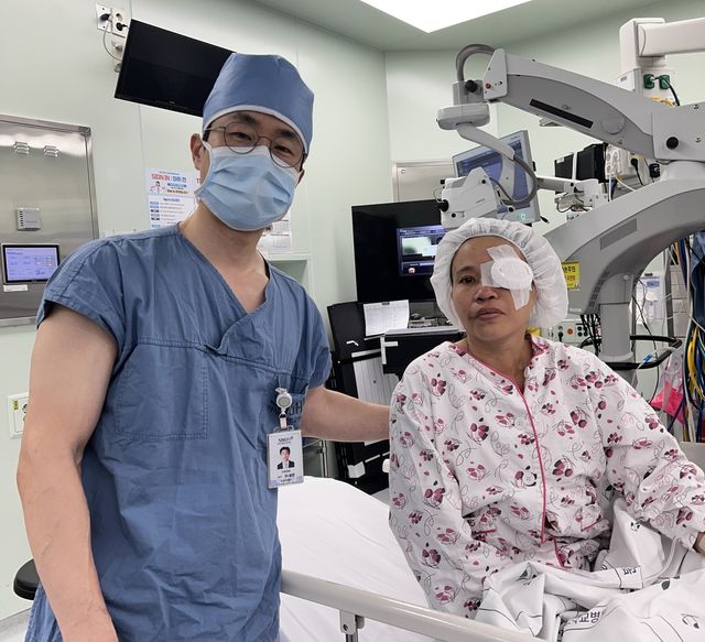 실명위기 베트남 현지 직원에게 무료 수술