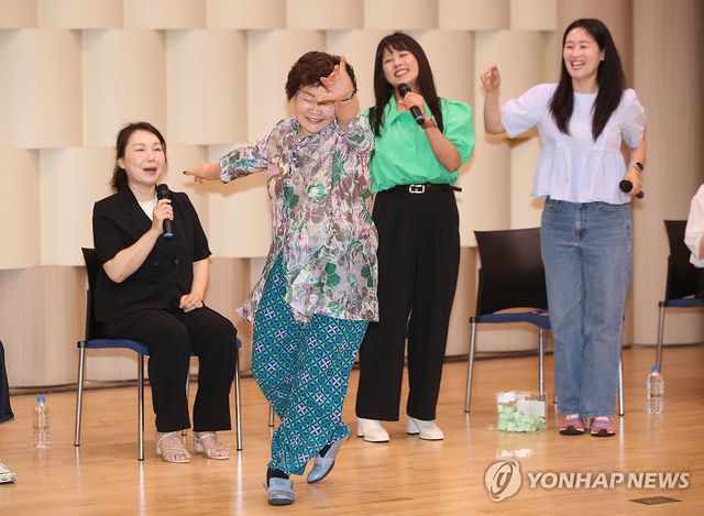 고향에 온 뮤지컬 '오지게 재밌는 가시나들'