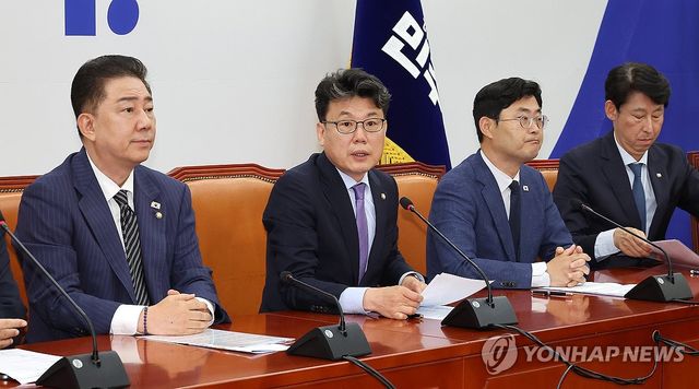 발언하는 진성준 정책위의장