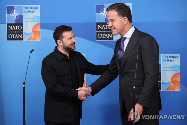 우크라 대통령과 나토 사무총장