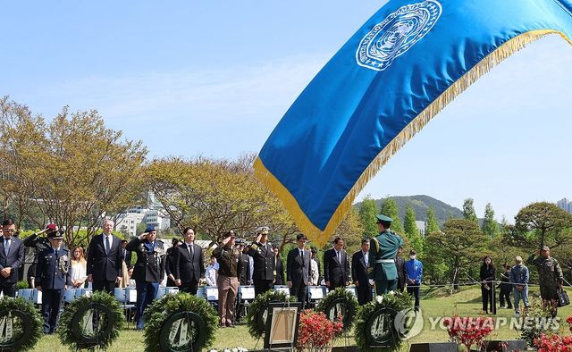 6.25 네덜란드 참전용사, 부산서 영면