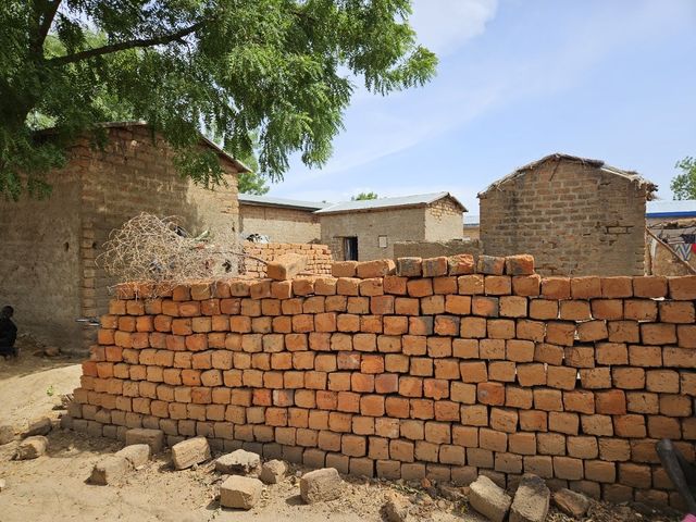 유엔난민기구(UNHCR)가 카메룬 최북단주 앙두밀 마을에 지원한 벽돌