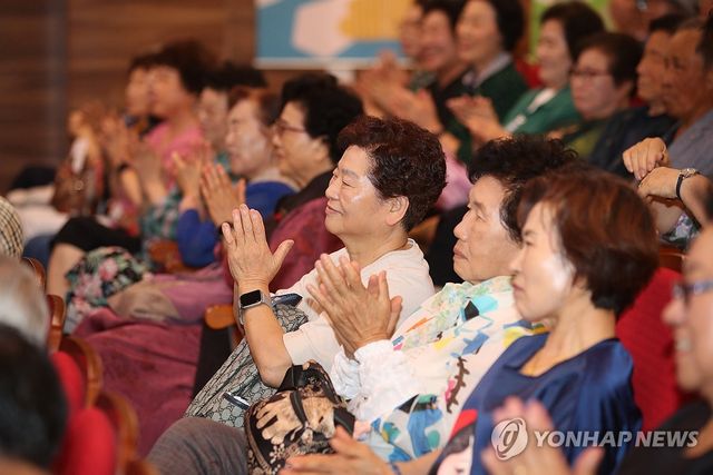 고향에 온 뮤지컬 '오지게 재밌는 가시나들'