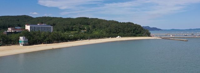 개장 앞두고 깨끗하게 정비된 보성 율포솔밭해수욕장