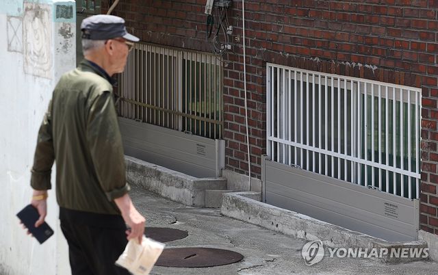 다가오는 장마…물막이판 설치된 주택들
