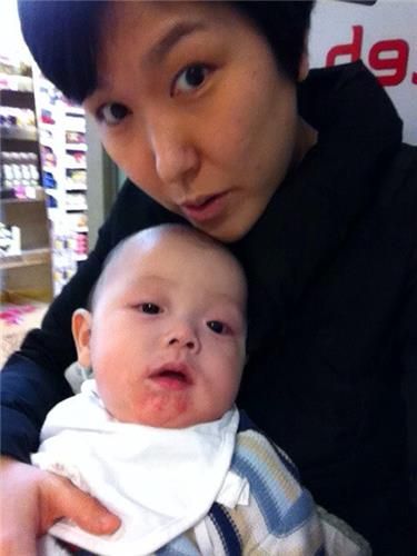 김수빈 나부협 회장과 아기 시절의 첫째 아이 모습