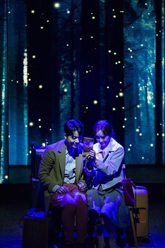 '어쩌면 해피엔딩' 국내 공연