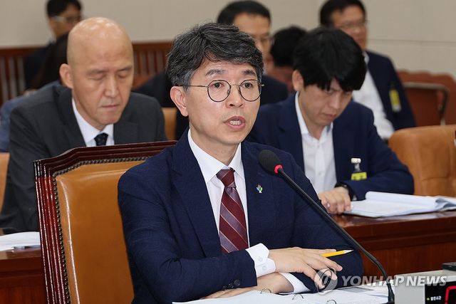 추경 관련 질의에 답하는 김완섭 환경부 장관