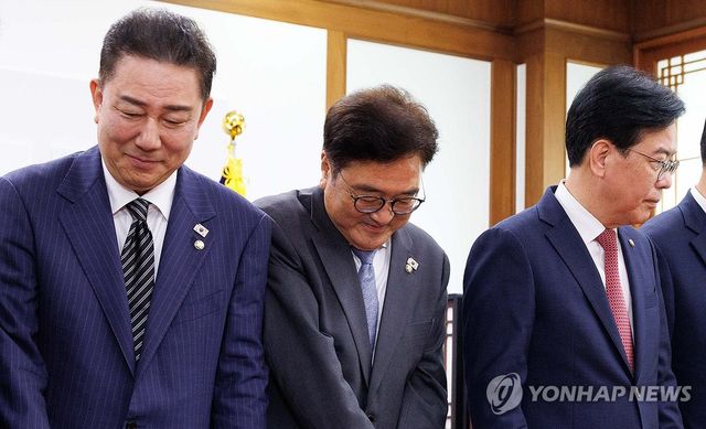 국회의장과 회동하는 여야 원내대표