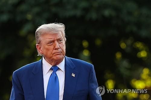 나토 회의 참석차 헤이그 찾은 트럼프 