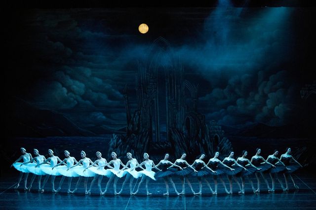 유니버설발레단 '백조의 호수'