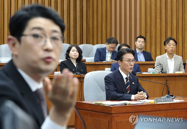 공방 오가는 김민석 후보자-주진우 의원