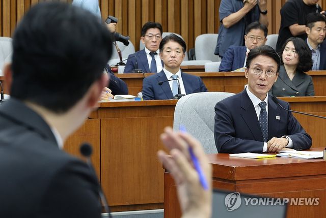 주진우 의원 질문에 답하는 김민석 국무총리 후보자