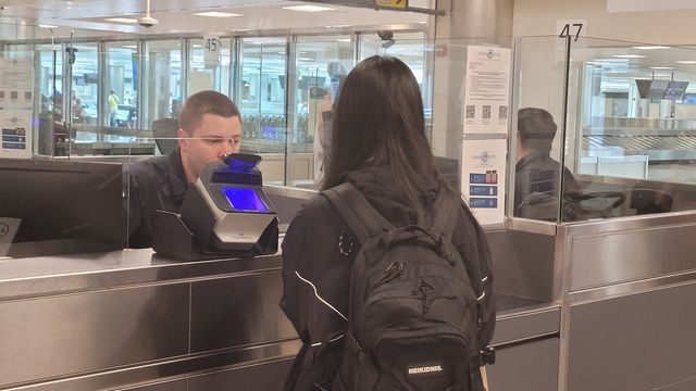 미국 덜레스 국제공항 입국 심사대