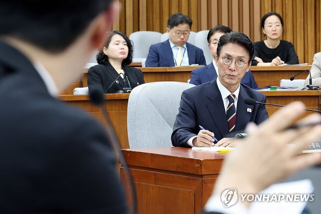 주진우 의원 질의 듣는 김민석 국무총리 후보자