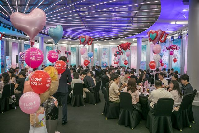 서울시 주최 미혼남녀 만남 행사 '설렘, in 한강' 시즌2 모습