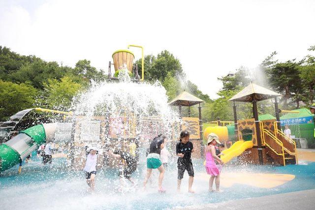  고척동 덕의근린공원 물놀이장