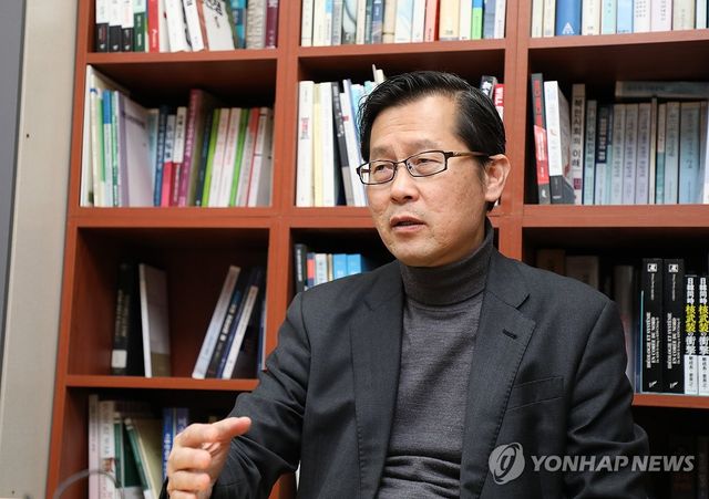 연합뉴스와 인터뷰 중인 정성장 세종연구소 부소장